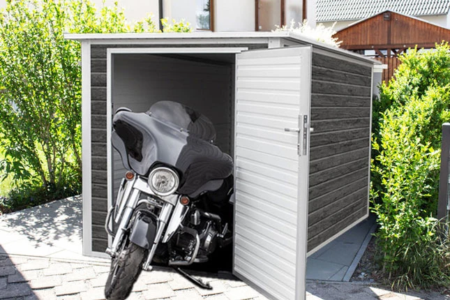 Motorradgarage mit Sandwichpaneele
