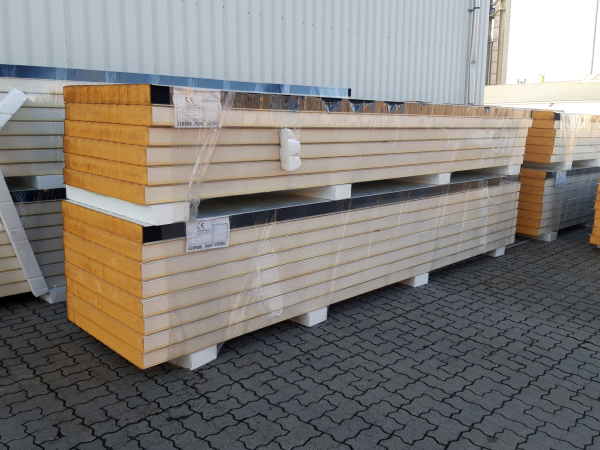 Sandwichpaneele Wand | 100mm PIR | RAL 1015